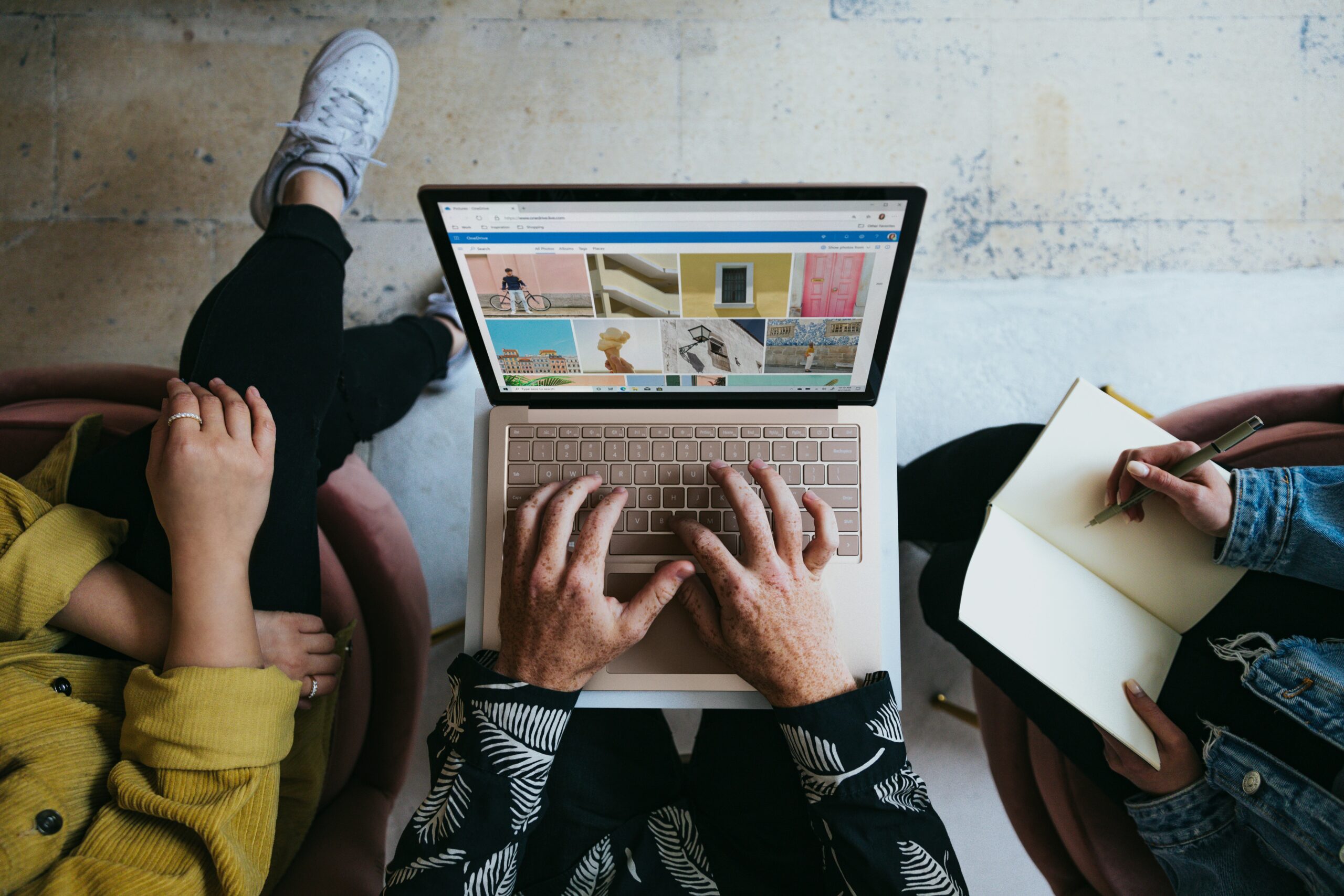 Blog 6 windows w79mIrYKcK4 unsplash 1 scaled
